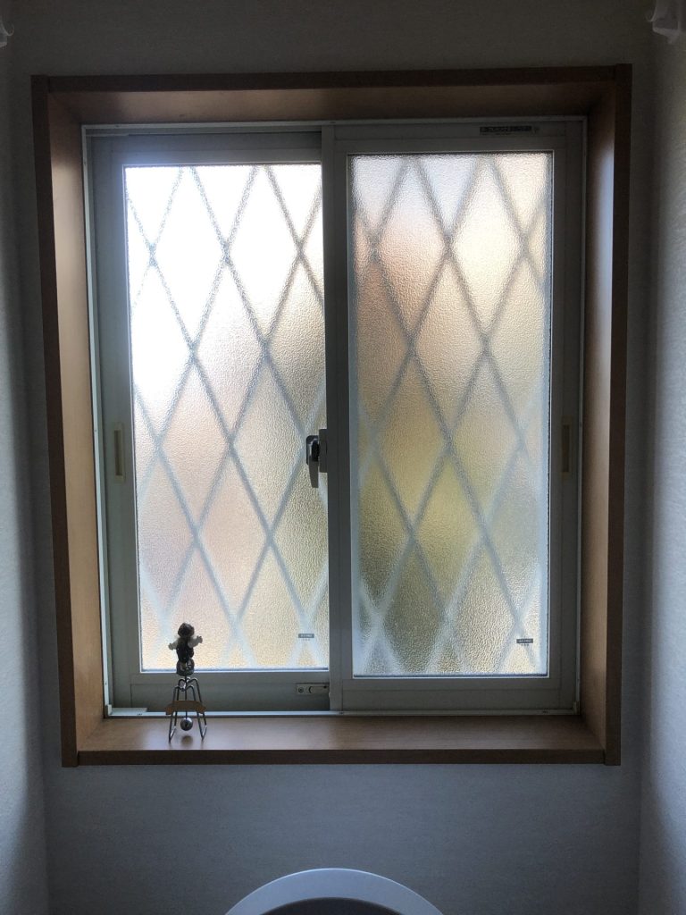 鶴ヶ島　トイレ窓
