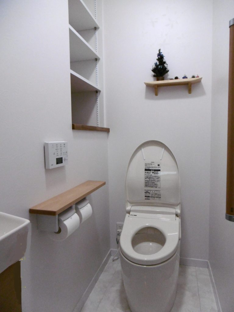ＴＯＴＯ　トイレリフォーム　一戸建て　ネオレスト　トイレ収納　